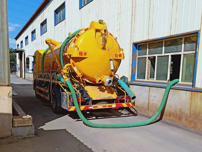 街道厂区化粪池清理